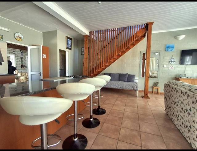 5 BEDROOM HOUSE FOR SALE IN BRITANNIA BAY